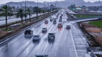 المركز الوطني للأرصاد يحذر من سيول ورياح هابطة في 11 منطقة بالسعودية